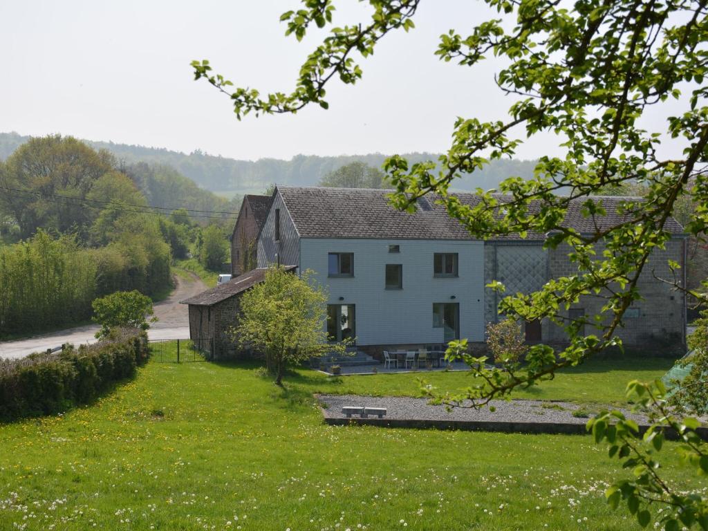 Beautiful Holiday Home in Hotton with Large Garden photo 1