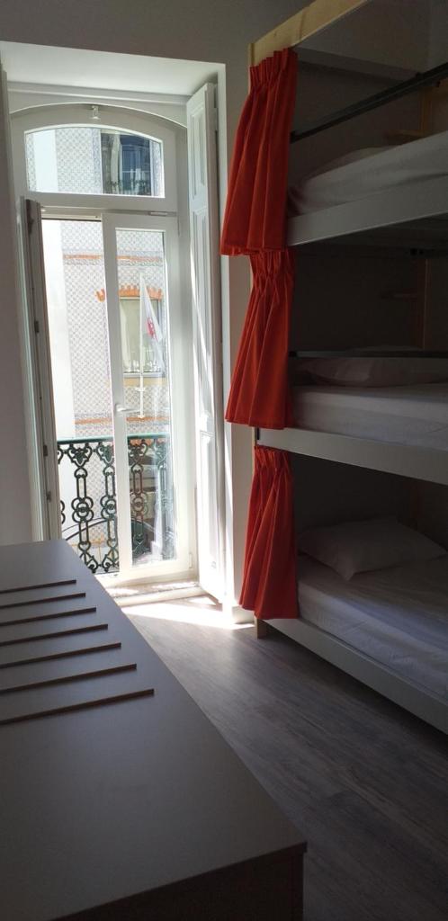 Номер (Кровать в общем 6-местном номере для женщин), Be Lisbon Hostel Intendente