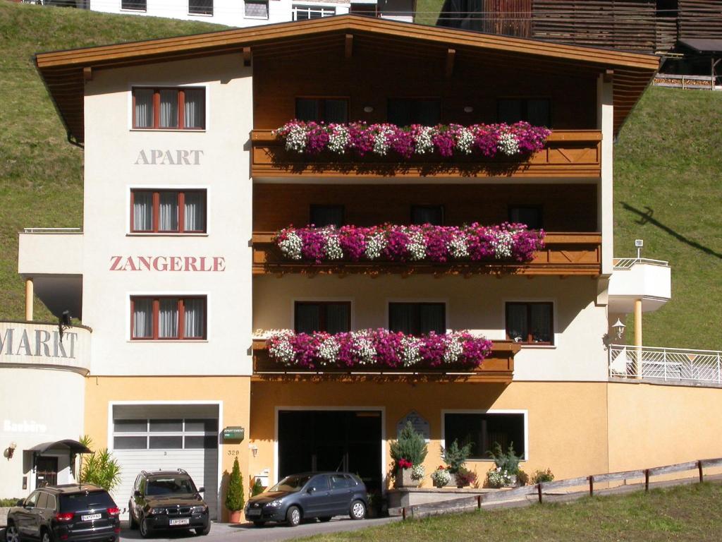 Apart Zangerle photo 3