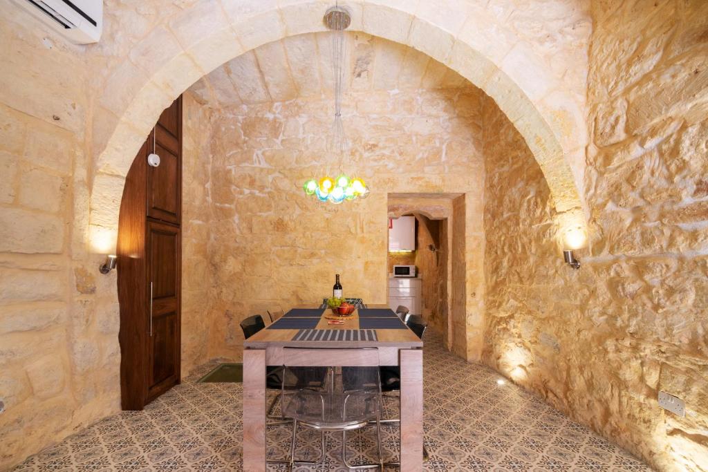 16 lettings - charming character house photo 1