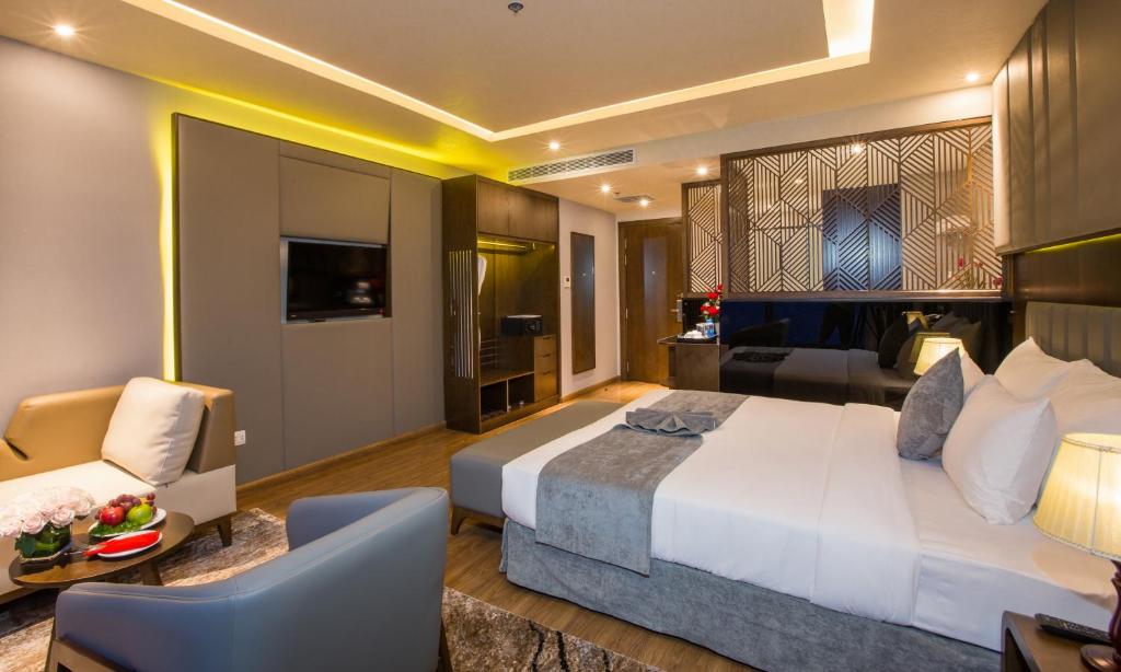 Двухместный (Номер с кроватью размера «king-size» и видом на море), DTX Hotel Nha Trang
