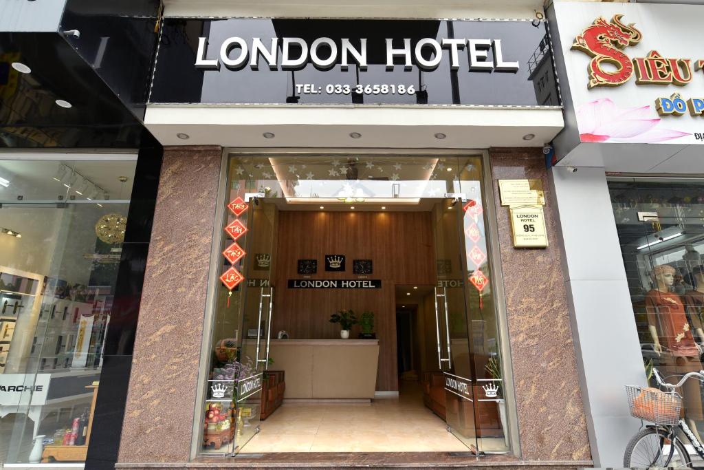 London Hotel - Tap to explore photos