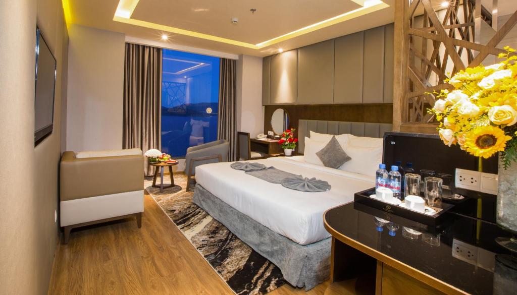 Двухместный (Номер с кроватью размера «king-size» и видом на море), DTX Hotel Nha Trang