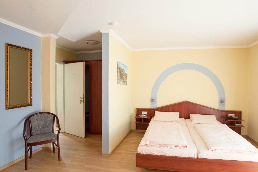 Land-gut-Hotel BurgBlick photo 1