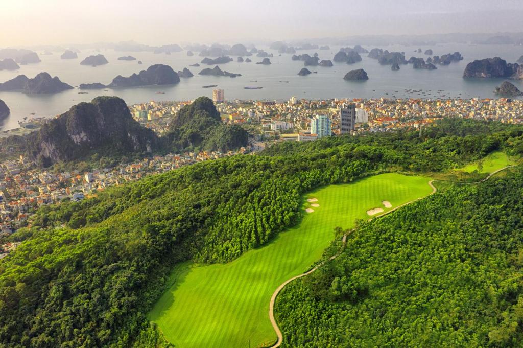 FLC Halong Bay Golf Club & Luxury Resort