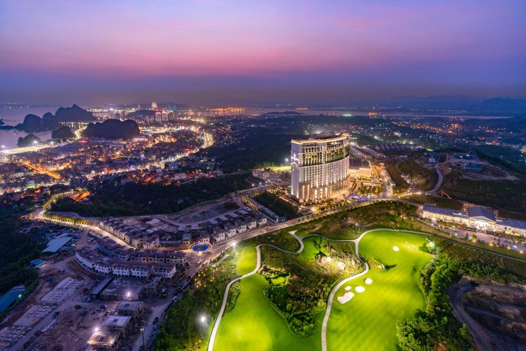 FLC Halong Bay Golf Club & Luxury Resort