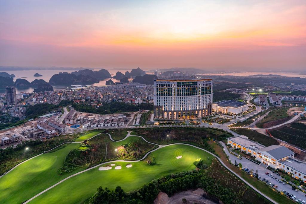 FLC Halong Bay Golf Club & Luxury Resort