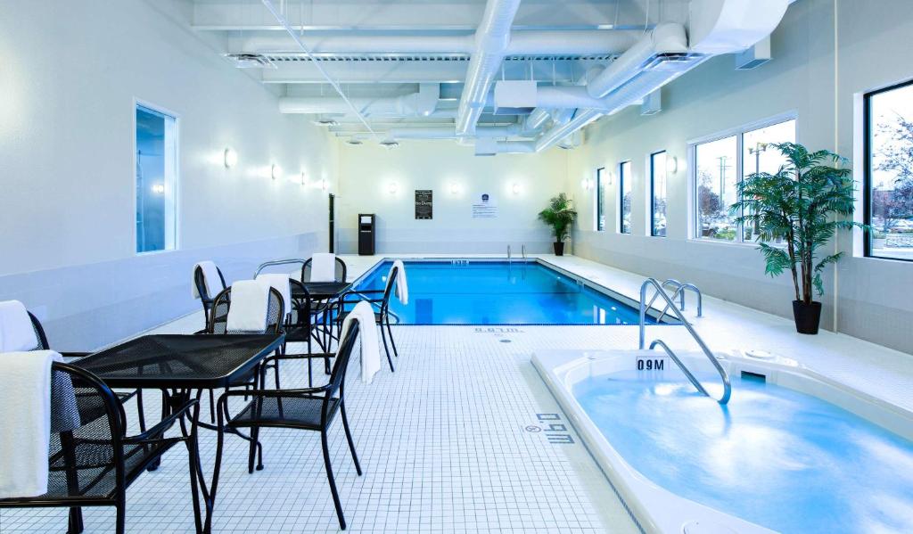 Best Western Plus Winnipeg Airport Hotel photo 1