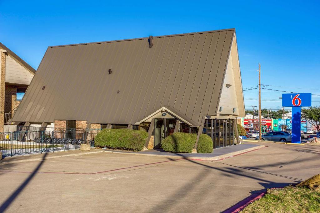 Motel 6-Arlington, TX - UTA photo 4