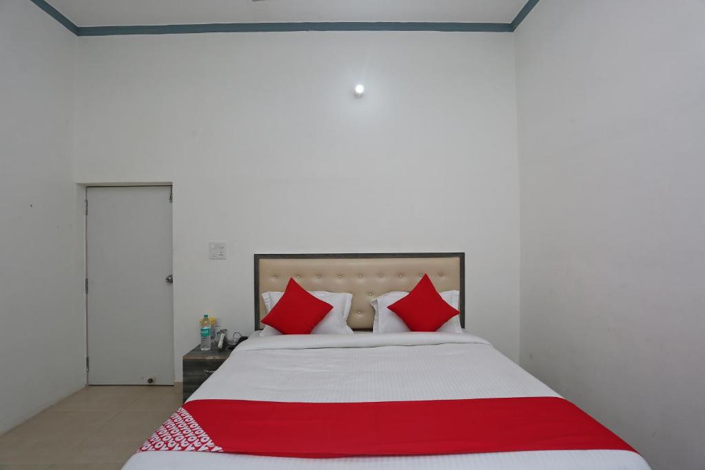 Трехместный (Классический трехместный номер), OYO 37555 Bg House