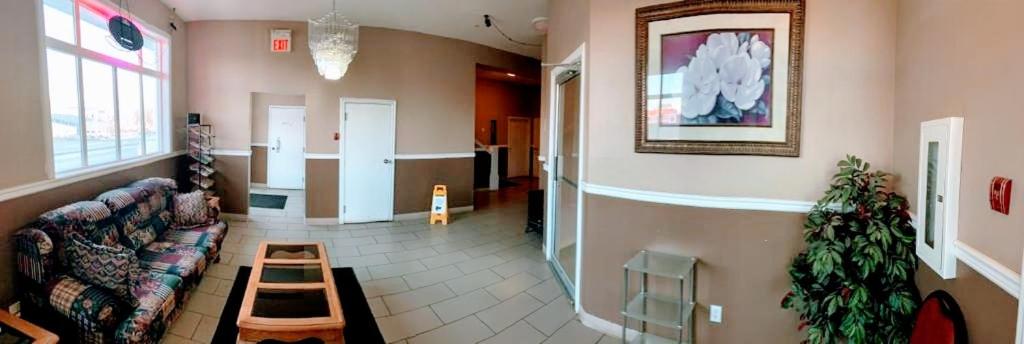 Bonnyville Hotel photo 1