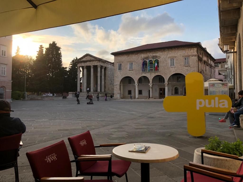 Vecchio mercato Pula Apartman photo 4