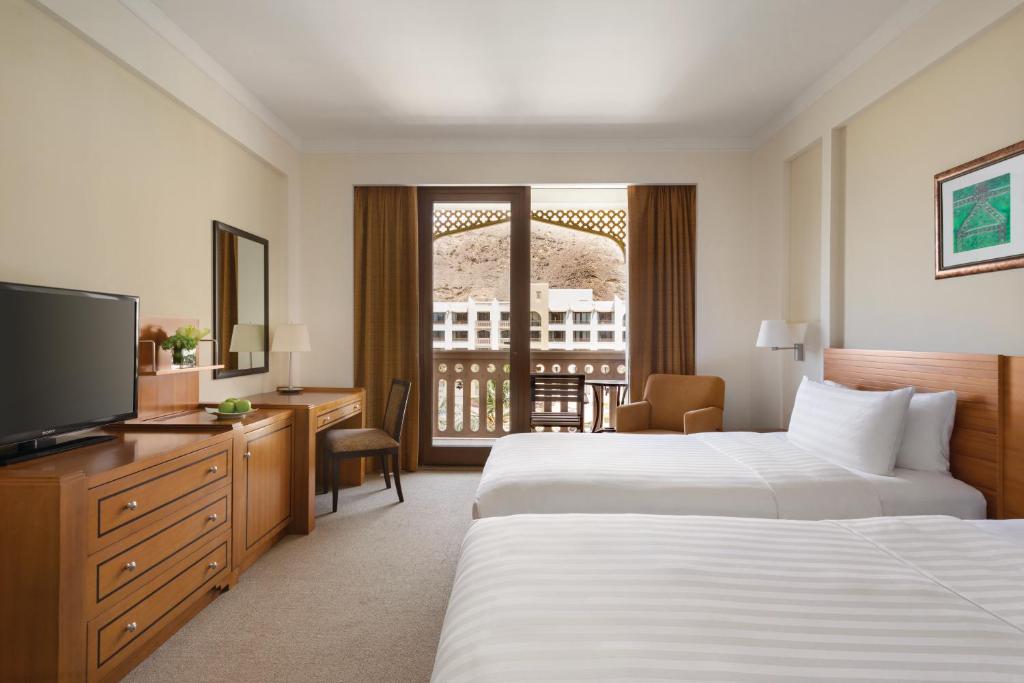 Двухместный (Улучшенный номер «Аль-Ваха» с 2 отдельными кроватями), Shangri-La Barr Al Jissah Resort & Spa