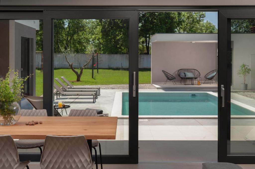 Villa 45 photo 2