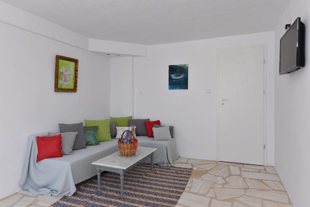 VILLA PETROS SEA SUITE photo 2