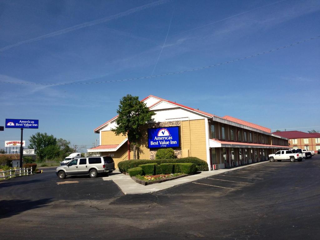 Americas Best Value Inn Tulsa at I-44 image