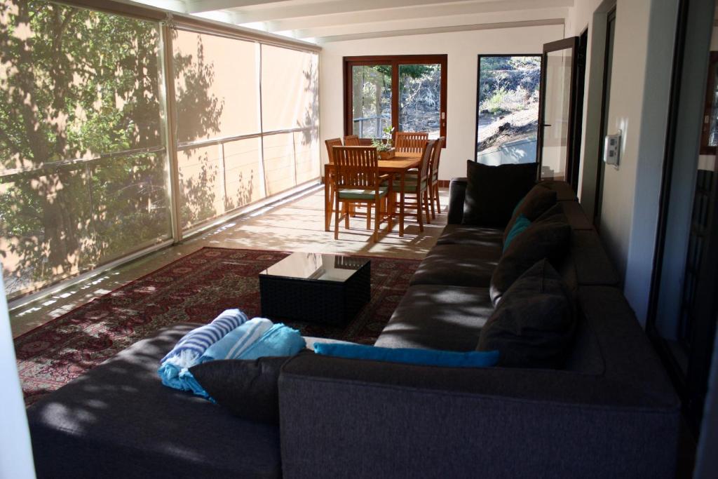 Three Pines Cottage on Stark Conde photo 1