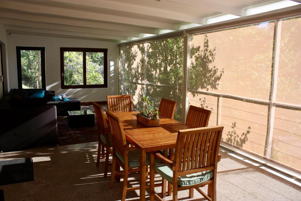 Three Pines Cottage on Stark Conde photo 2