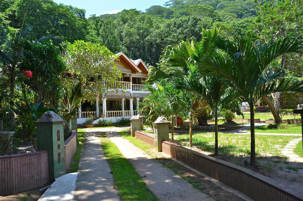 Calou Guest House - Tap to explore photos