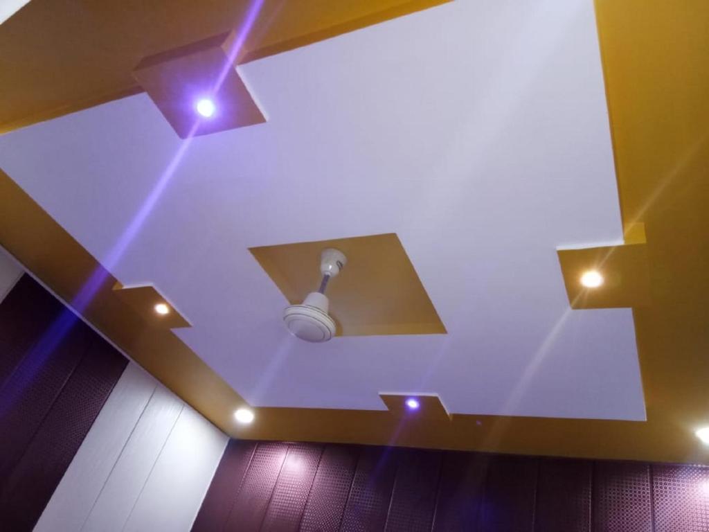 Трехместный (Трехместный номер с основными удобствами), Friends Guest House Agra