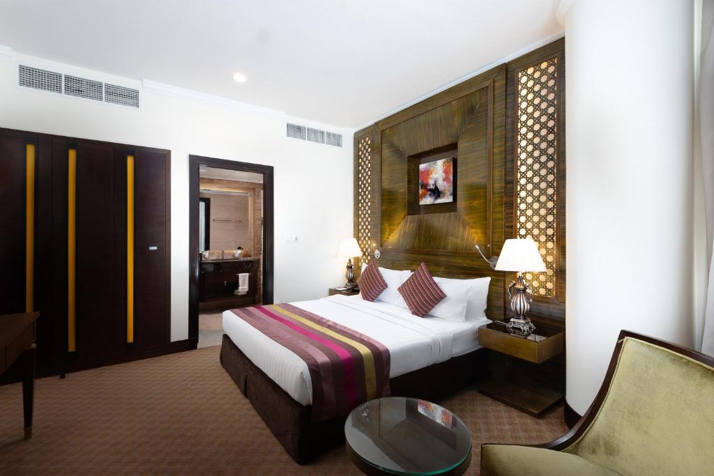 Сьюит (Представительский люкс для курящих гостей), Отель Suba Hotel