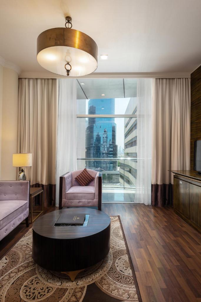 Сьюит (Представительский люкс для курящих гостей), Отель Suba Hotel