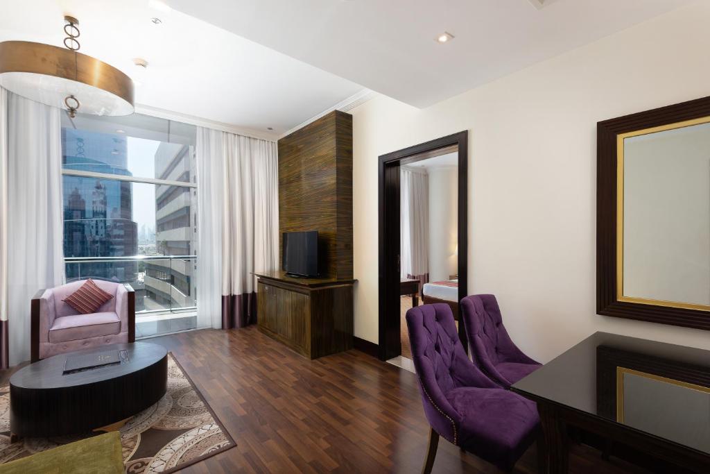 Сьюит (Представительский люкс для курящих гостей), Отель Suba Hotel