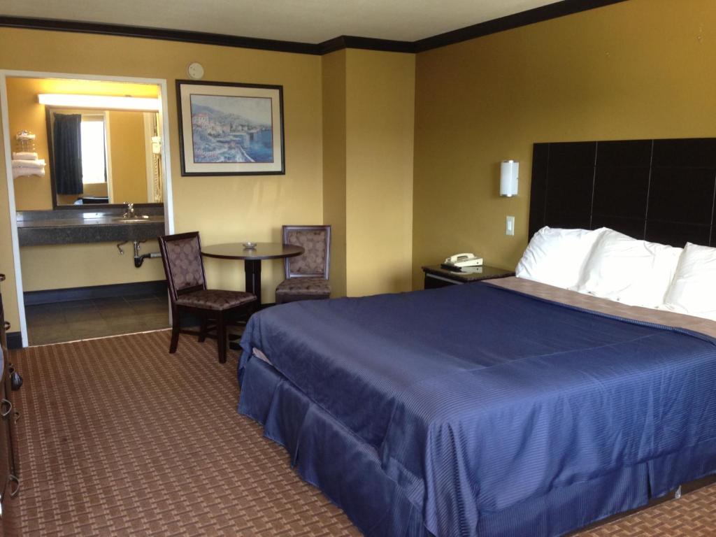 Del Amo Inn image
