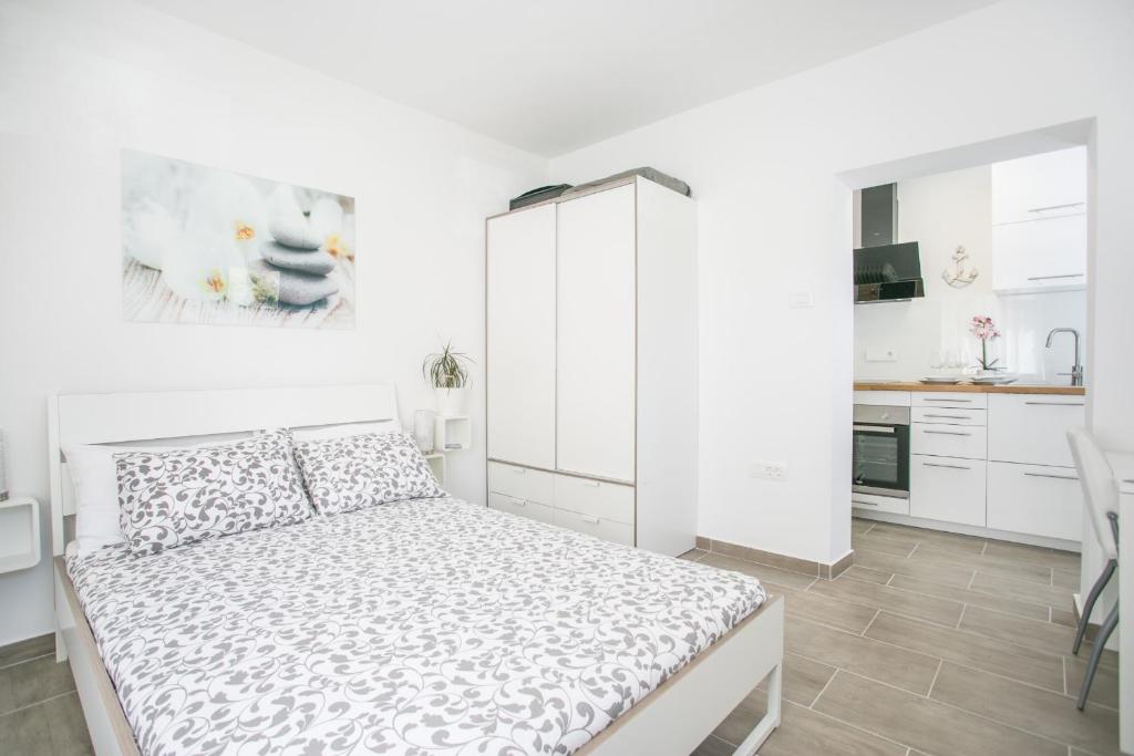 Modern Living in the Heart of Trogir photo 1