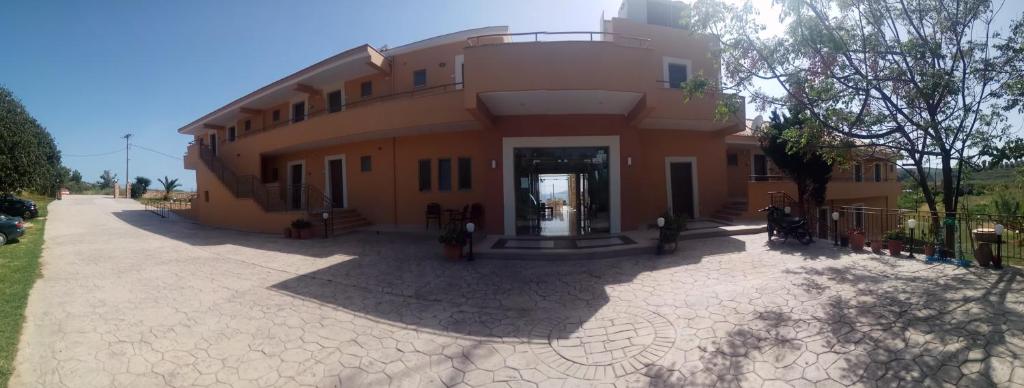 Finiki Plaza photo 2