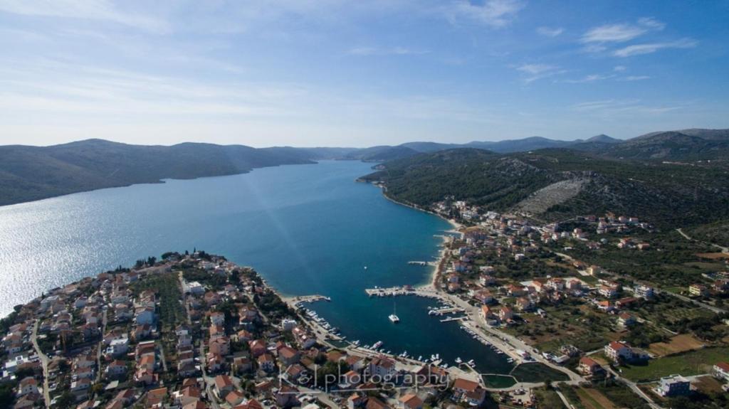 Vacation Home Mirjana photo 2