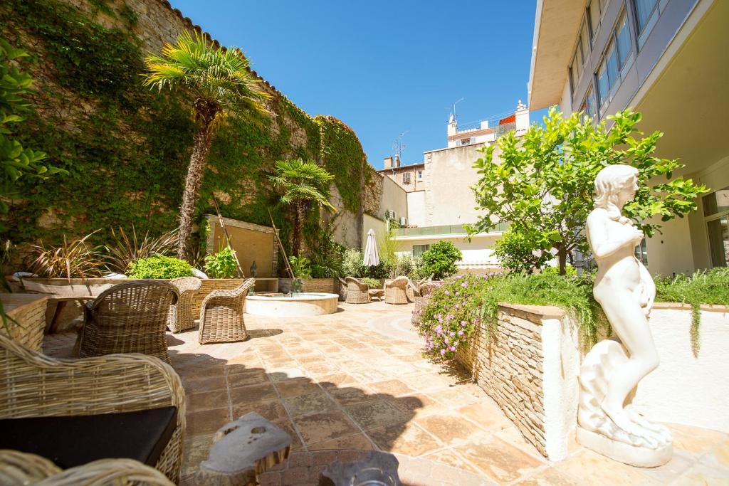 Best Western Premier Le Patio des Artistes Wellness Jacuzzi photo 1