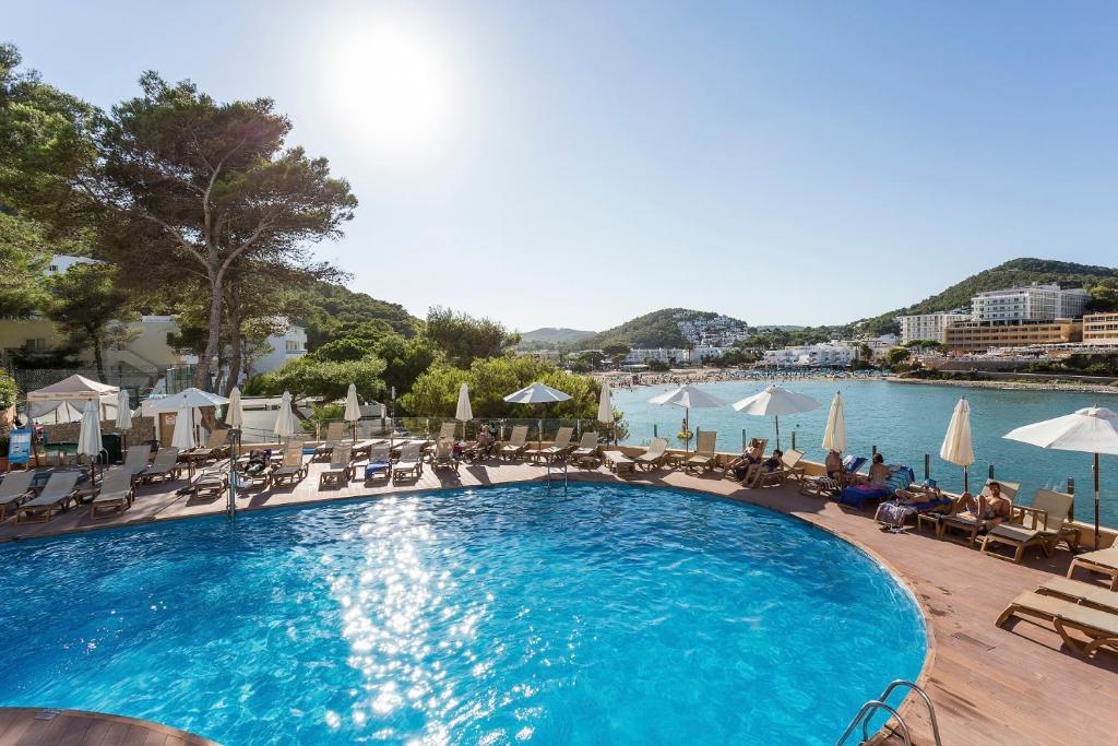 Palladium Hotel Cala Llonga - Adults Only photo 4