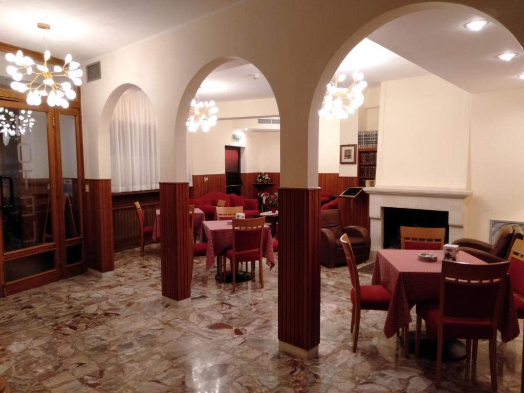 Hotel Viola photo 2
