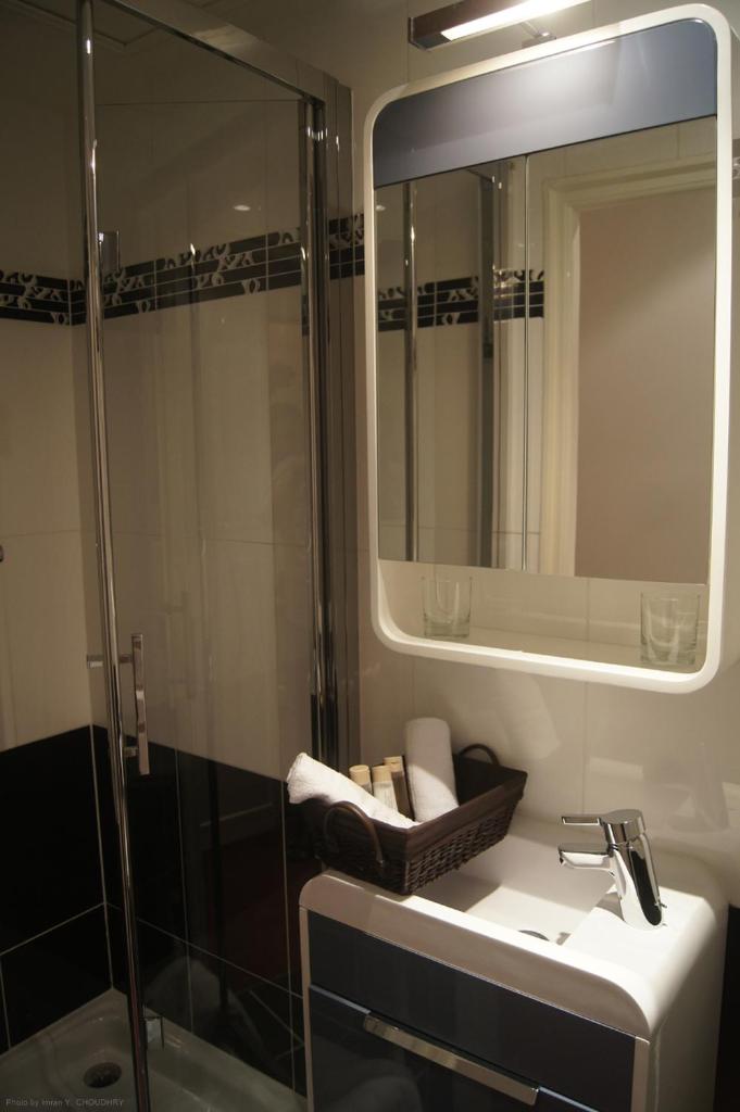 Двухместный (Двухместный номер Делюкс с 1 кроватью), Hotel Regina Montmartre