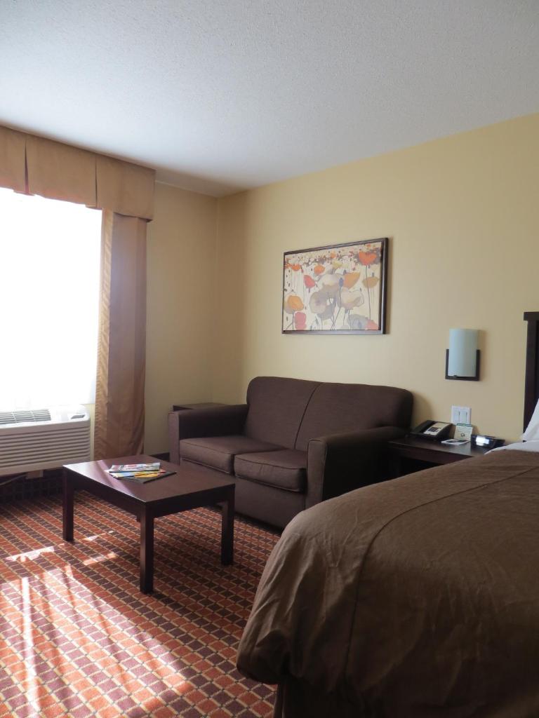 Poplar Tree Inn photo 1
