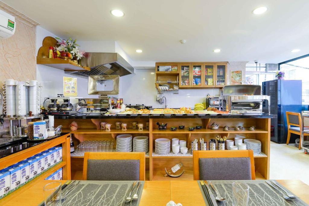 Khách sạn Dragon Palace