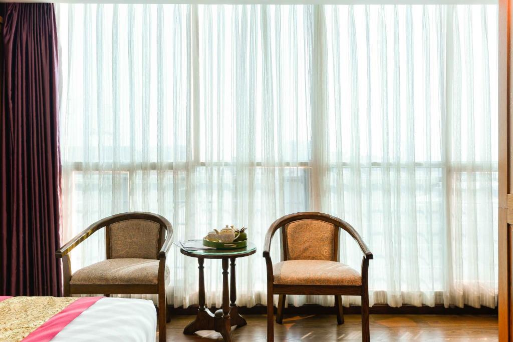 Трехместный (Трехместный номер с видом на город), Dragon Palace Hotel