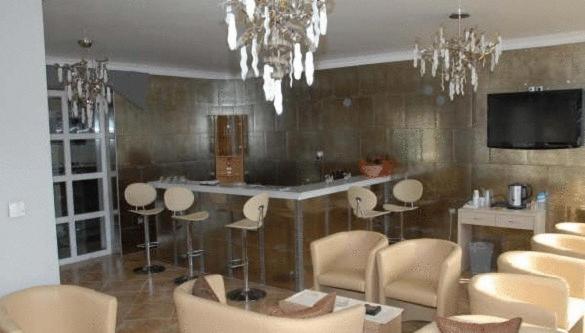 Kyknos De Luxe Suites & Rooms photo 3
