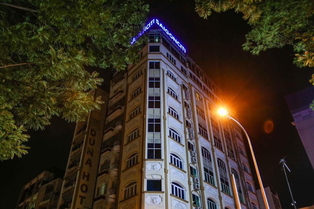 Khách sạn Dragon Palace