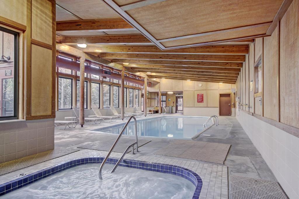 2019 Lodgepole Condo photo 2