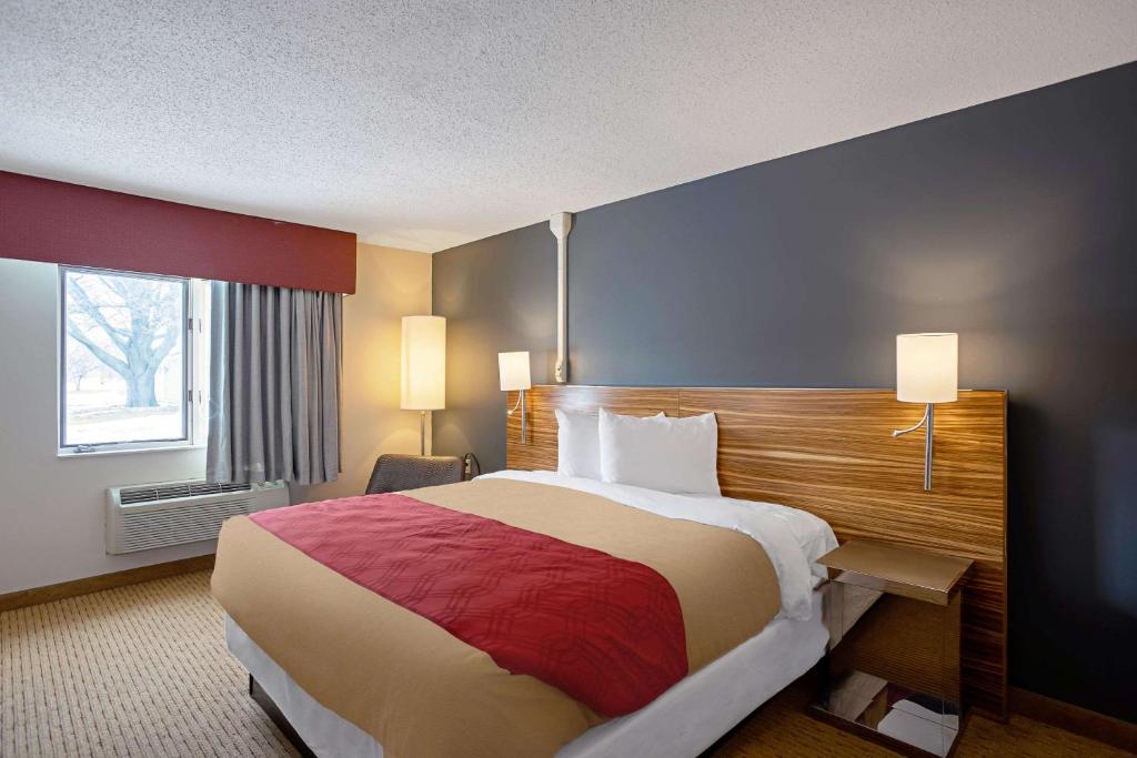 Quality Inn Frontier at US Hwy 30 photo 1