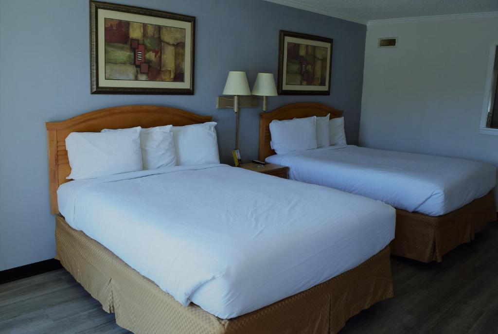 Budget Inn Conway image