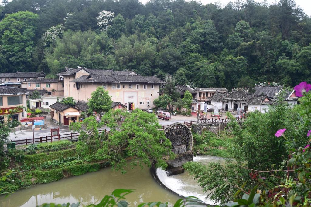 Longyan Yongding Tulou Mengtian Inn photo 4