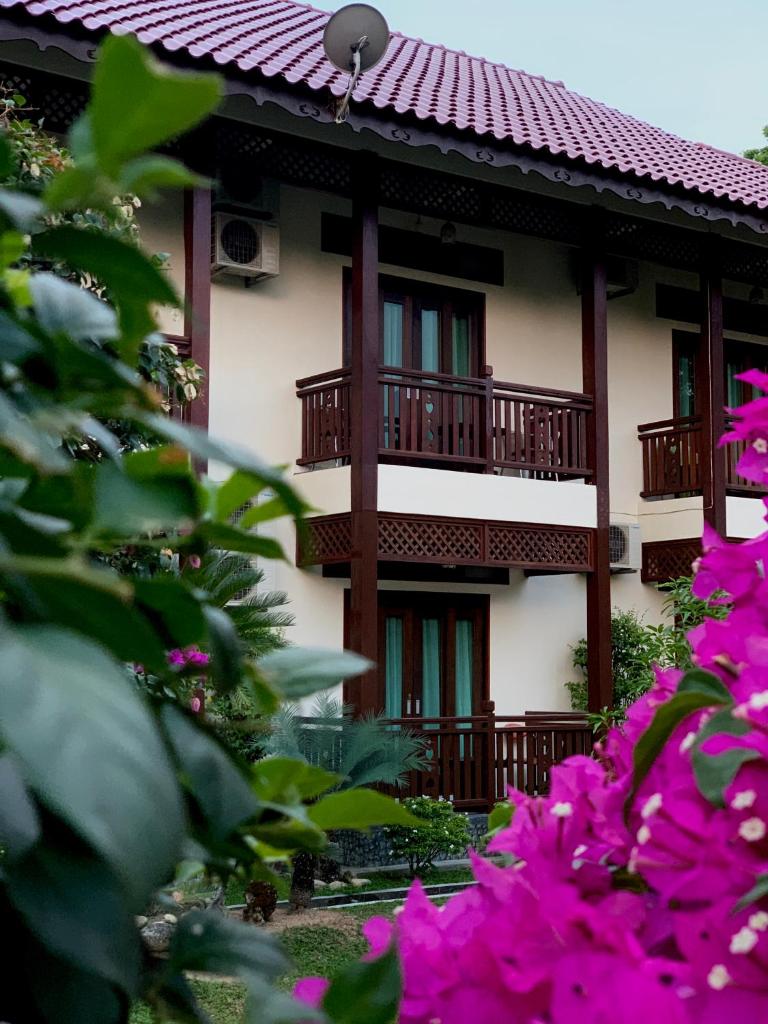 Singgahsana Villa photo 2