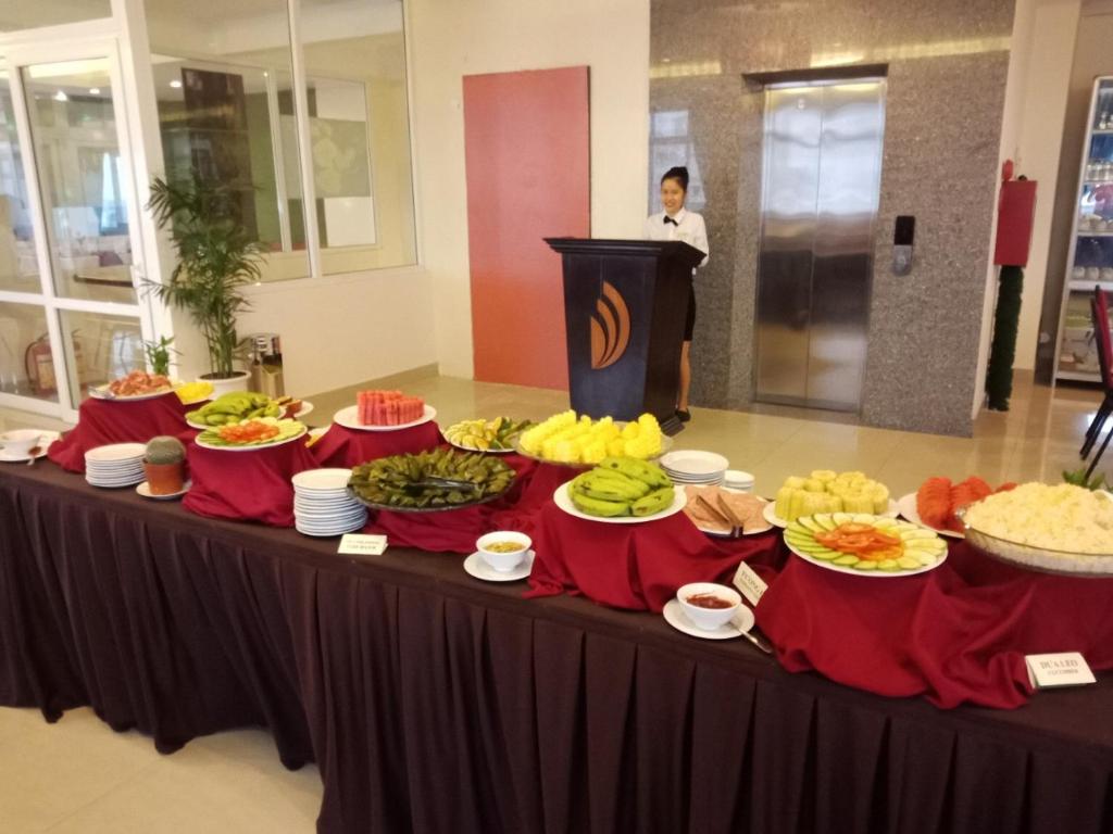 Khách sạn Star City