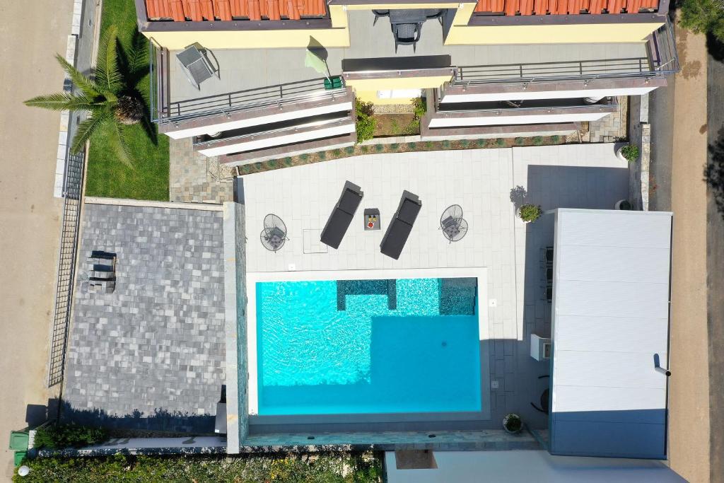 Luxury Villa Nada with Pool photo 2