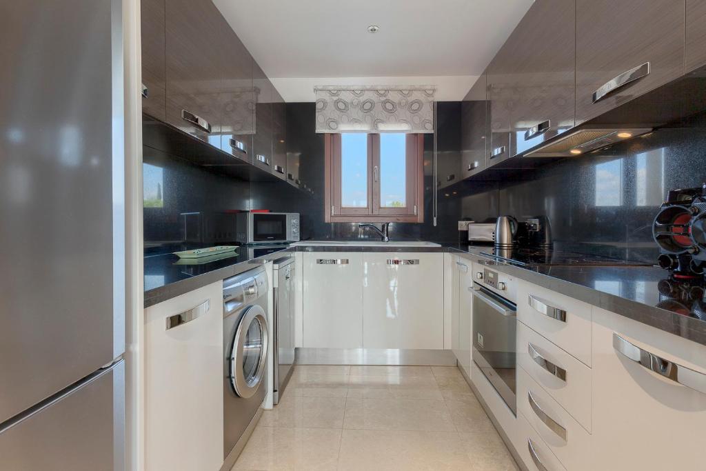 Aphrodite Hills Rentals - Premium Serviced Apartments photo 2