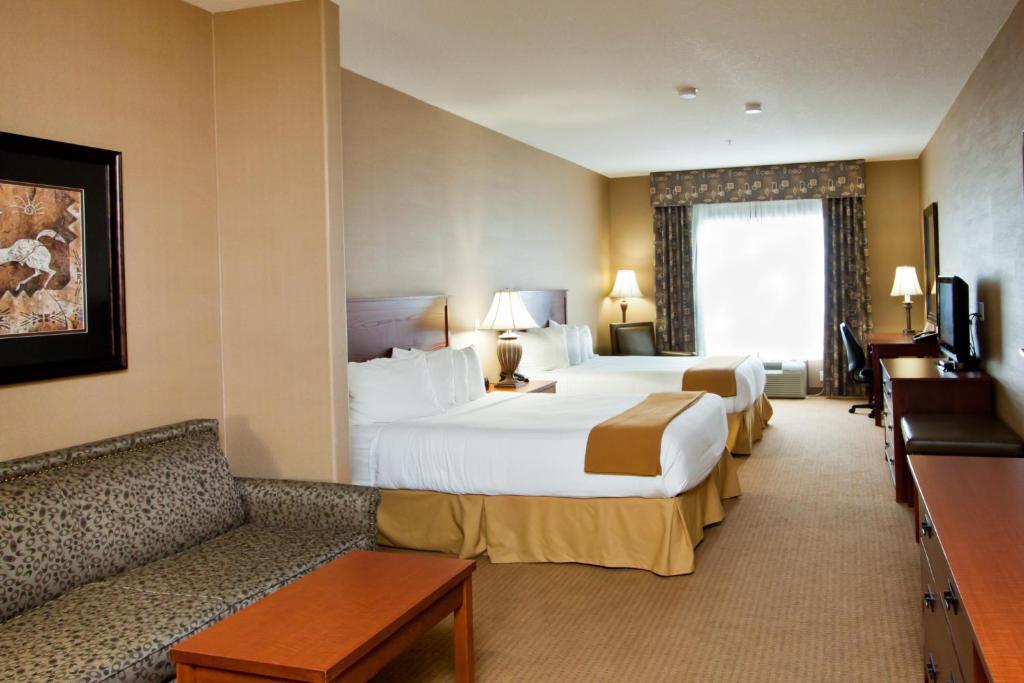 Days Inn & Suites by Wyndham Strathmore - Tap to explore photos