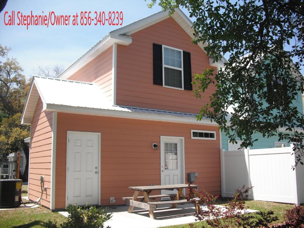 Gulf Stream Cottages 300 photo 3